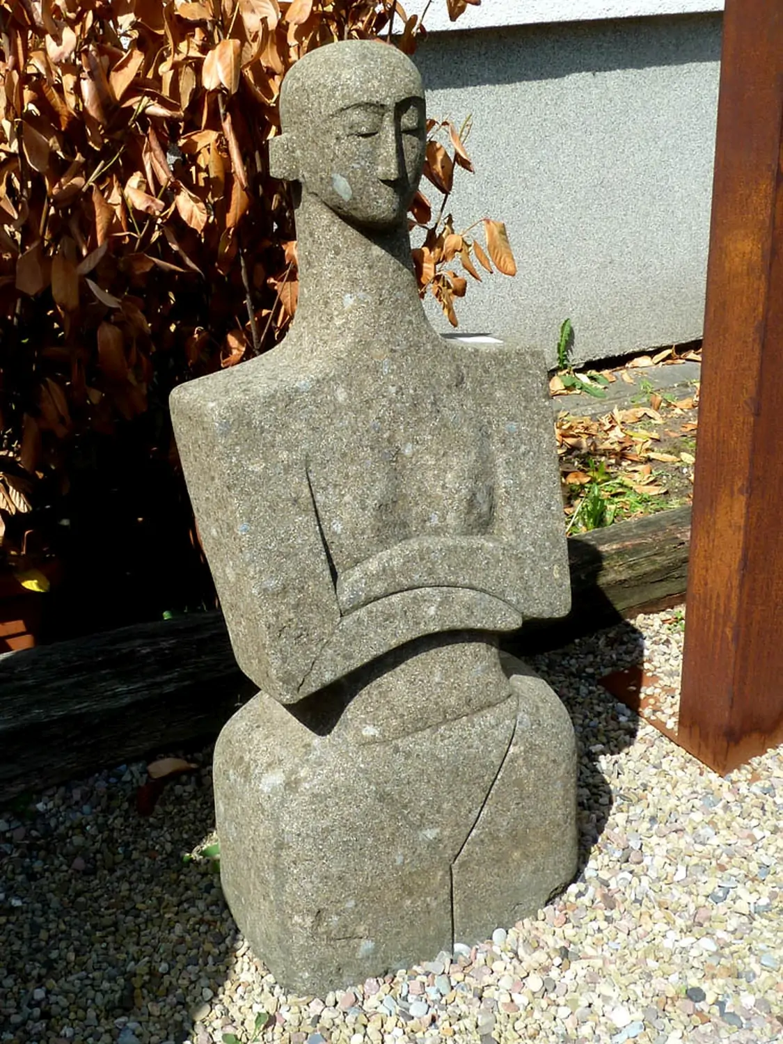 Product image 2 of the product “Abstract figure - women 40x25x105 cm Natural stone (Basanit), stonemasonry ”